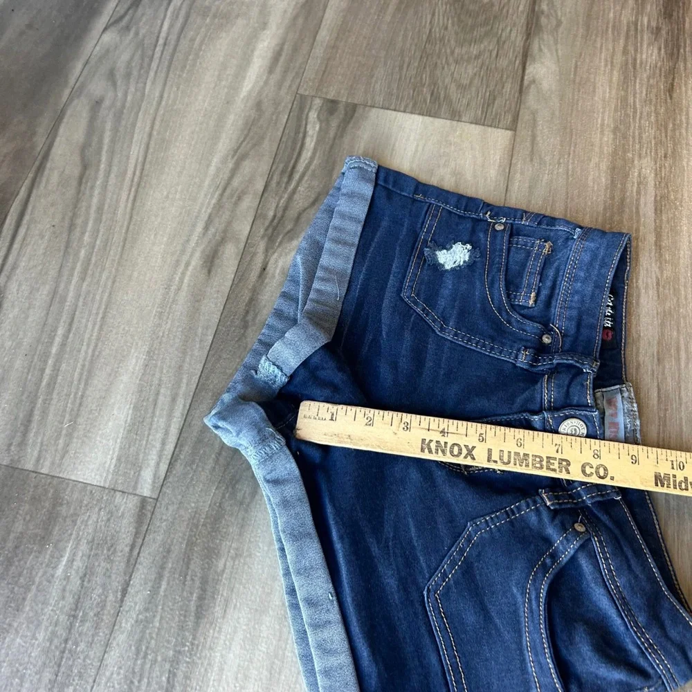 Hot Kiss Womens Dark Wash Get The Lift Button Fly Cuffed Denim Shorts Size 3